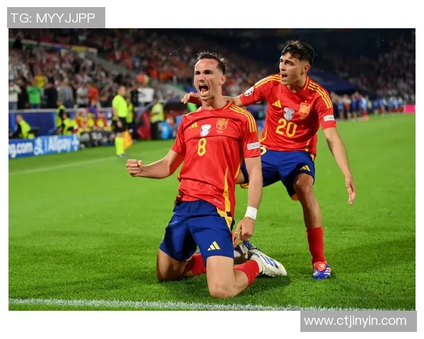 足球明星展现自信的精彩瞬间与背后故事分析