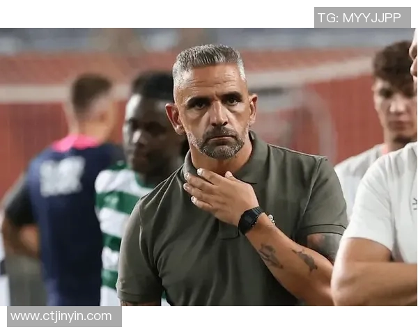 足球明星奢华手表展示时尚魅力引领潮流风向标