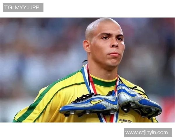 练拳的足球明星是谁揭秘他的运动生涯与训练秘诀