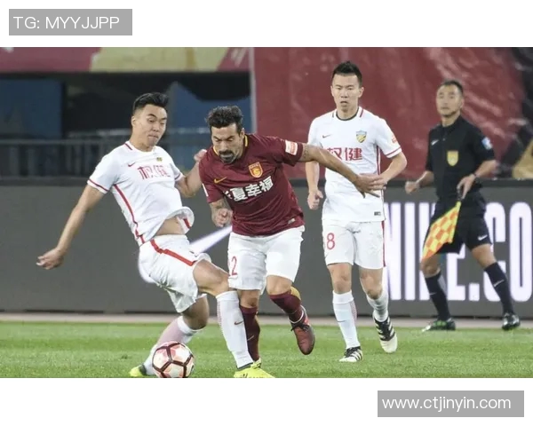 足球明星黛珂的生平成就与职业生涯全景解析