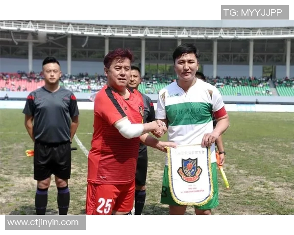 钱姓足球明星的精彩瞬间与成就展示合集